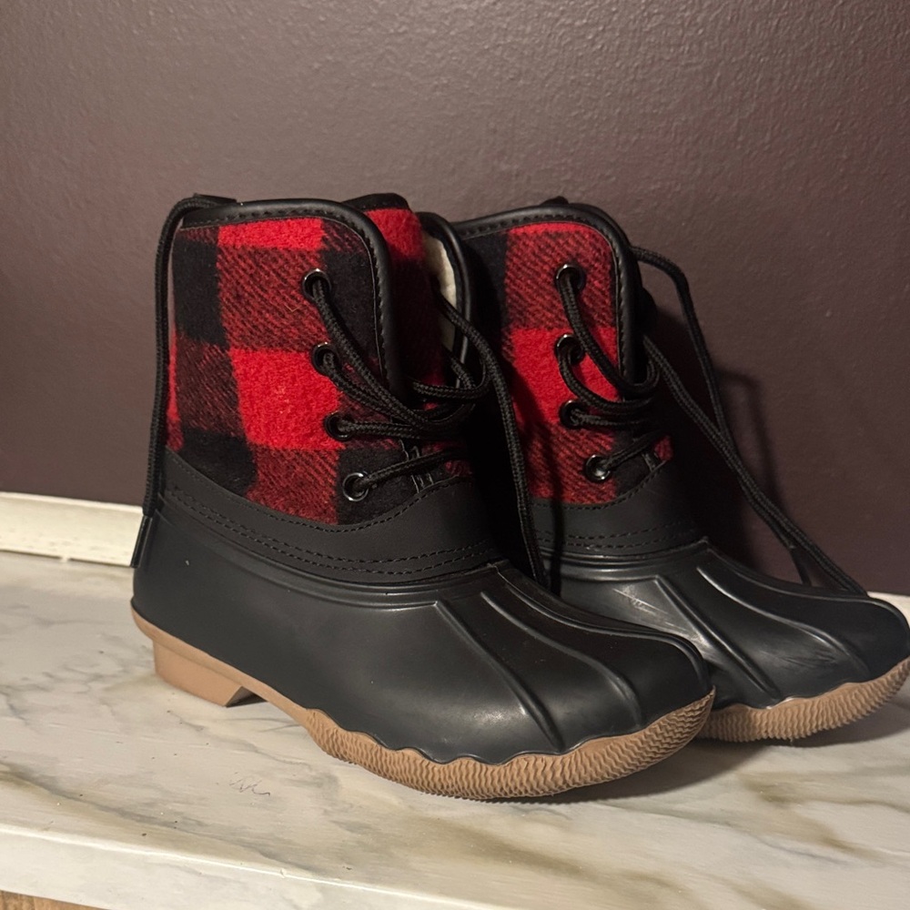 Fabkids Red and Black Plaid Kids Boots size 10